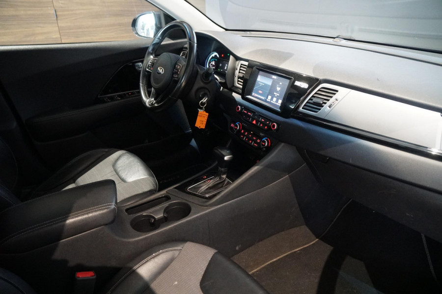Kia Niro 1.6 GDi Hybrid First Edition + TREKHAAK / CAMERA /