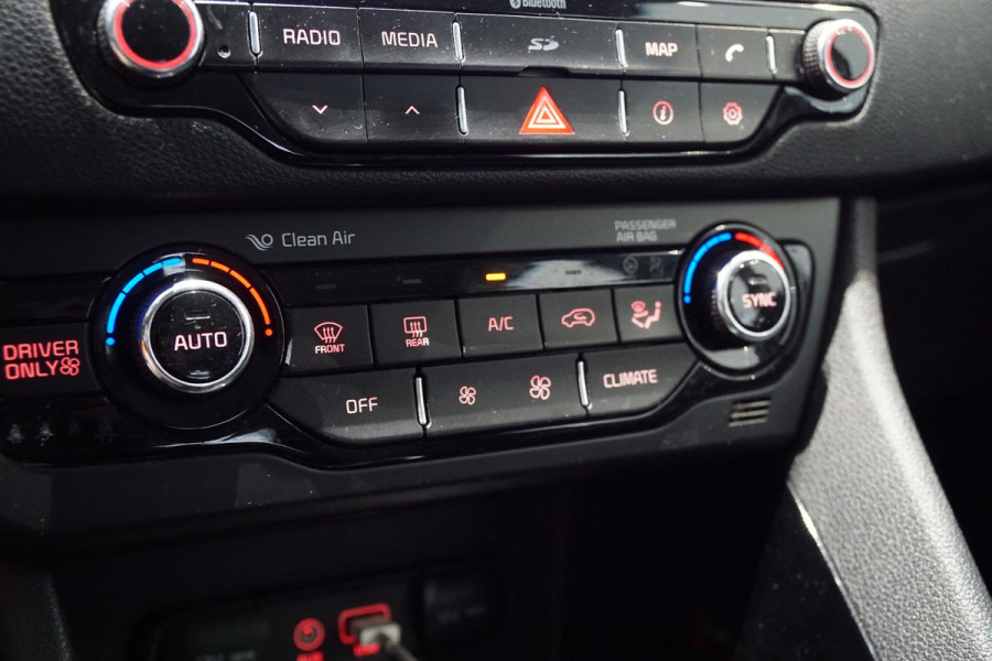 Kia Niro 1.6 GDi Hybrid First Edition + TREKHAAK / CAMERA /