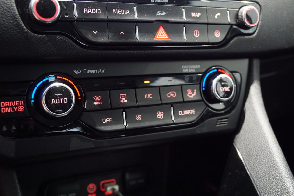 Kia Niro 1.6 GDi Hybrid First Edition + TREKHAAK / CAMERA /