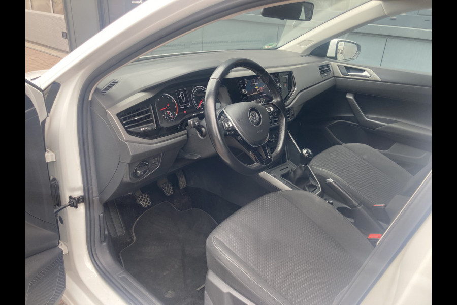 Volkswagen Polo 1.0 TSI 95pk Comfortline Exec. 5-drs. NAVI/CARPLAY/ADAPT.CRUISE/TREKHAAK