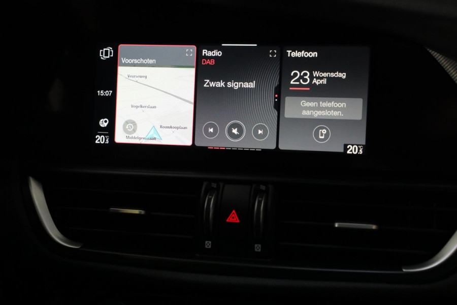 Alfa Romeo Giulia 2.0 T GME AWD Tributo Italiano / FACELIFT / Digital Cockpit / Acc / HK / Leder / Elek Stoelen / Camera / 19 Inch
