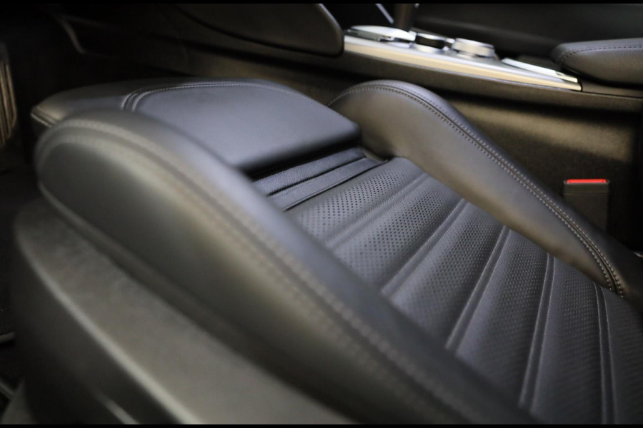 Alfa Romeo Giulia 2.0 T GME AWD Tributo Italiano / FACELIFT / Digital Cockpit / Acc / HK / Leder / Elek Stoelen / Camera / 19 Inch