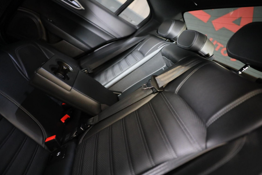 Alfa Romeo Giulia 2.0 T GME AWD Tributo Italiano / FACELIFT / Digital Cockpit / Acc / HK / Leder / Elek Stoelen / Camera / 19 Inch