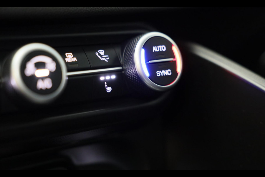 Alfa Romeo Giulia 2.0 T GME AWD Tributo Italiano / FACELIFT / Digital Cockpit / Acc / HK / Leder / Elek Stoelen / Camera / 19 Inch