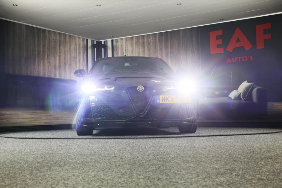 Alfa Romeo Giulia 2.0 T GME AWD Tributo Italiano / FACELIFT / Digital Cockpit / Acc / HK / Leder / Elek Stoelen / Camera / 19 Inch