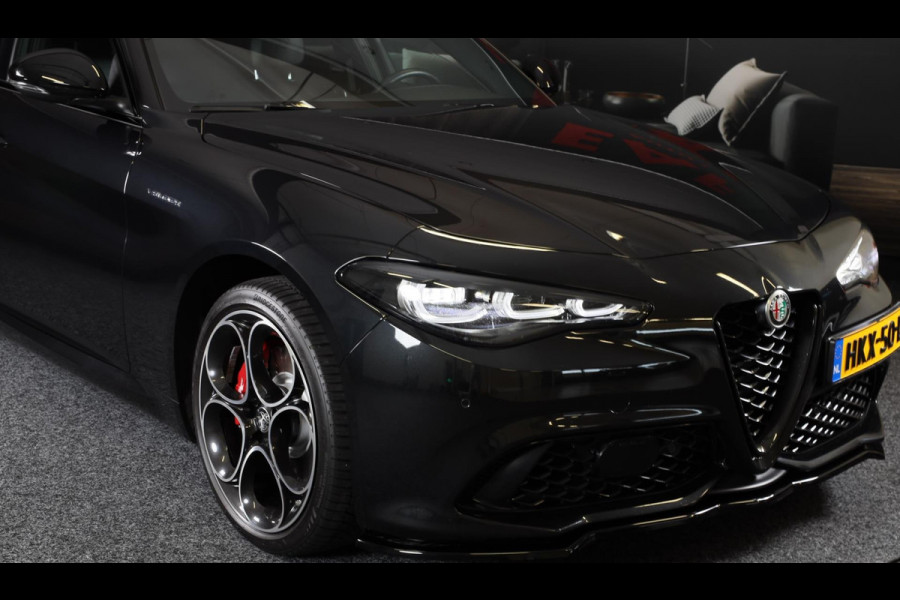 Alfa Romeo Giulia 2.0 T GME AWD Tributo Italiano / FACELIFT / Digital Cockpit / Acc / HK / Leder / Elek Stoelen / Camera / 19 Inch