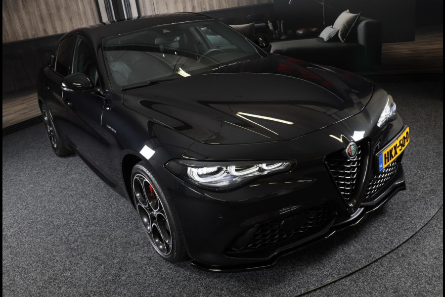 Alfa Romeo Giulia 2.0 T GME AWD Tributo Italiano / FACELIFT / Digital Cockpit / Acc / HK / Leder / Elek Stoelen / Camera / 19 Inch
