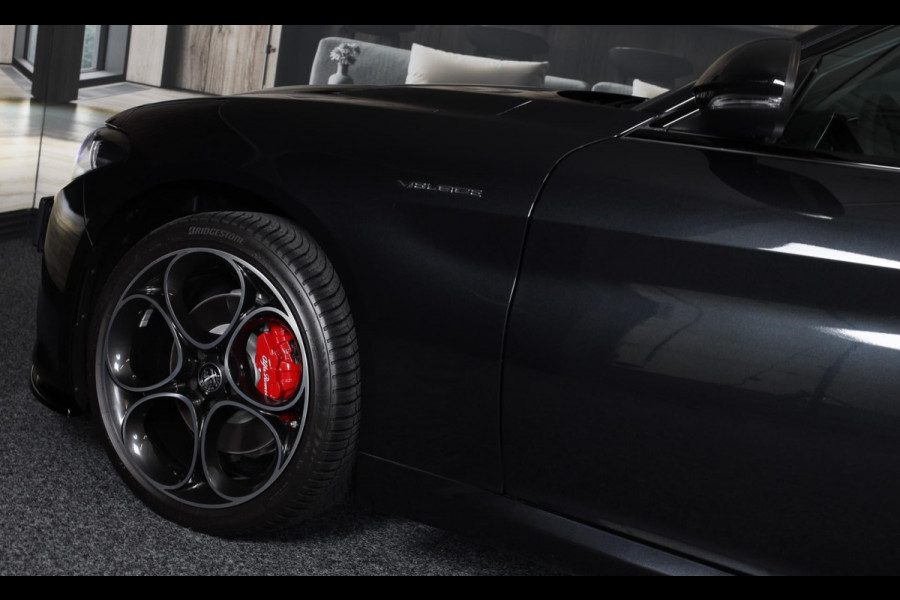 Alfa Romeo Giulia 2.0 T GME AWD Tributo Italiano / FACELIFT / Digital Cockpit / Acc / HK / Leder / Elek Stoelen / Camera / 19 Inch