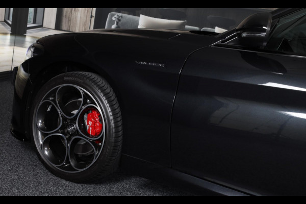 Alfa Romeo Giulia 2.0 T GME AWD Tributo Italiano / FACELIFT / Digital Cockpit / Acc / HK / Leder / Elek Stoelen / Camera / 19 Inch