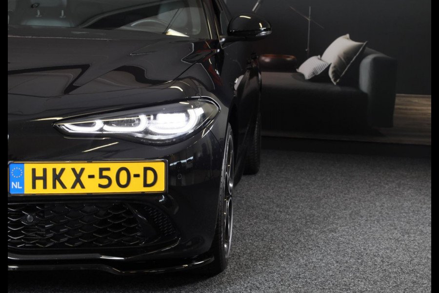 Alfa Romeo Giulia 2.0 T GME AWD Tributo Italiano / FACELIFT / Digital Cockpit / Acc / HK / Leder / Elek Stoelen / Camera / 19 Inch