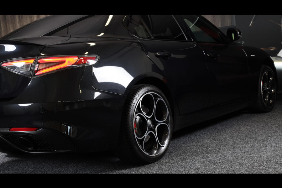 Alfa Romeo Giulia 2.0 T GME AWD Tributo Italiano / FACELIFT / Digital Cockpit / Acc / HK / Leder / Elek Stoelen / Camera / 19 Inch