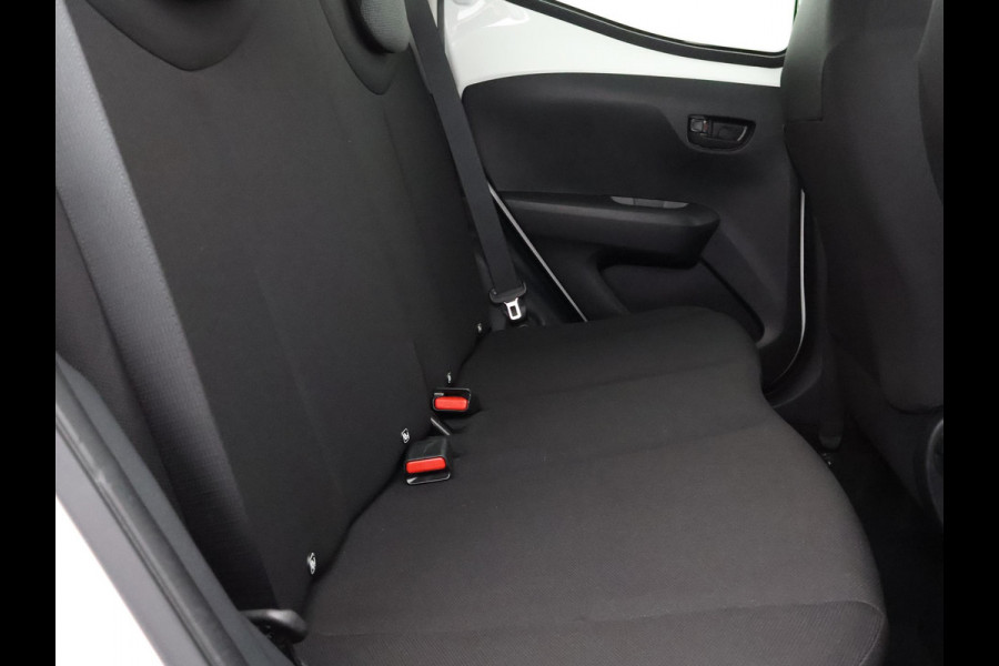 Toyota Aygo 1.0 VVT-i X-Fun Bi-Tone | Airco | Bluetooth | Privacy Glass |
