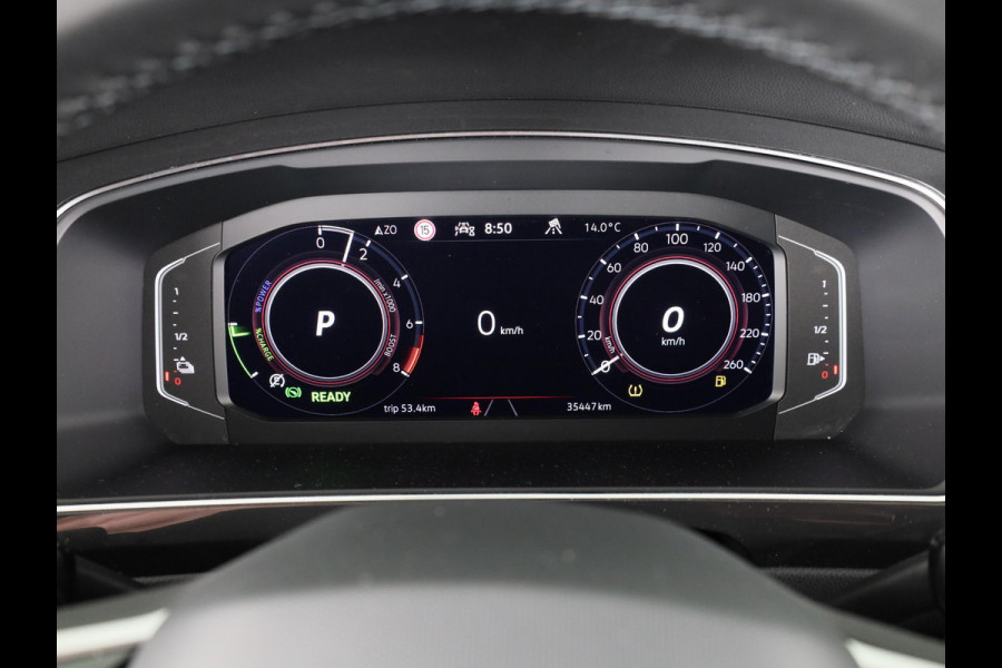 Volkswagen Tiguan 1.4 TSI eHybrid R-Line Business+ 245 pk Automaat (DSG) | Navigatie | Parkeersensoren (Park assist) | Achteruitrijcamera | Stoelverwarming | Black Style pakket |