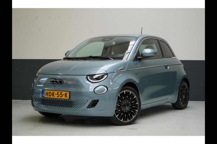 Fiat 500E 3+1 La Prima 42 kWh | Navigatie | Achteruitrijcamera | Lederen bekleding | Stoelverwarming