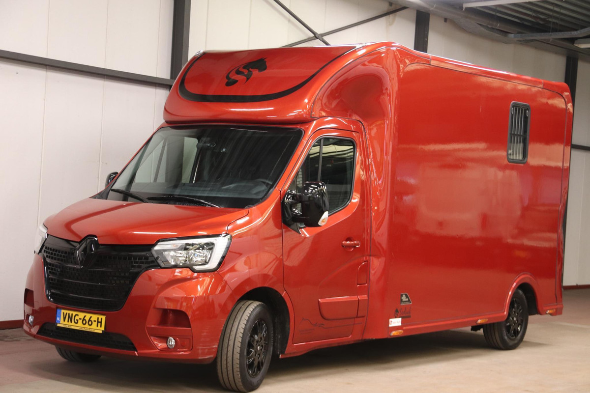 Renault Master Sodiak 180P Paardenwagen Horsetruck PAARDENVERVOER Renault Master T35 2.3 dCi 180 Paardenwagen PAARDENVERVOER HENGST Renault Master Sodiak 180P Paardenwagen Horsetruck PAARDENVERVOER Renault Master T35 2.3 dCi 180 Paardenwagen PAARDENVERVOER HENGST