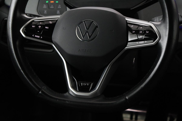 Volkswagen ID.3 First Plus 58 kWh | Stoel & stuurverwarming | Adaptive cruise | Matrix LED | Carplay | Keyless | Navigatie | Camera | Navigatie