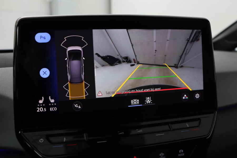 Volkswagen ID.3 First Plus 58 kWh | Stoel & stuurverwarming | Adaptive cruise | Matrix LED | Carplay | Keyless | Navigatie | Camera | Navigatie