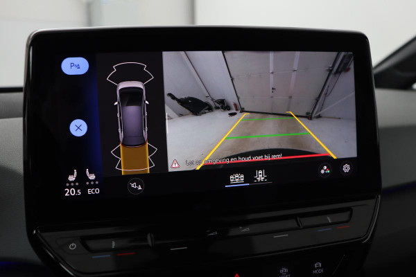 Volkswagen ID.3 First Plus 58 kWh | Stoel & stuurverwarming | Adaptive cruise | Matrix LED | Carplay | Keyless | Navigatie | Camera | Navigatie