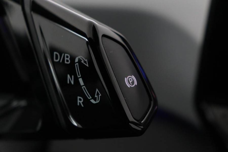 Volkswagen ID.3 First Plus 58 kWh | Stoel & stuurverwarming | Adaptive cruise | Matrix LED | Carplay | Keyless | Navigatie | Camera | Navigatie