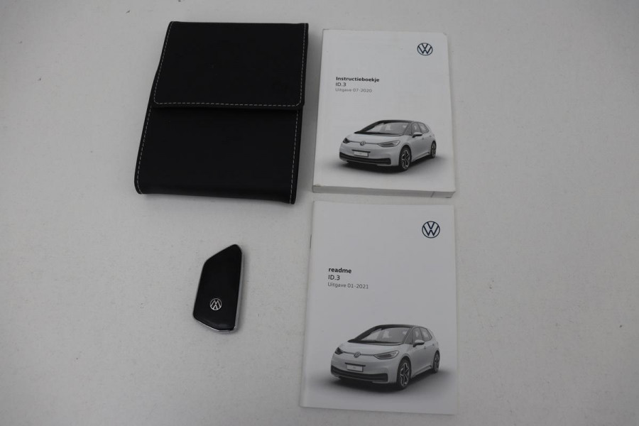Volkswagen ID.3 First Plus 58 kWh | Stoel & stuurverwarming | Adaptive cruise | Matrix LED | Carplay | Keyless | Navigatie | Camera | Navigatie