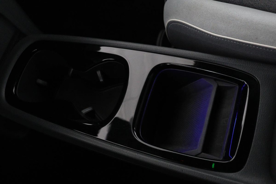 Volkswagen ID.3 First Plus 58 kWh | Stoel & stuurverwarming | Adaptive cruise | Matrix LED | Carplay | Keyless | Navigatie | Camera | Navigatie