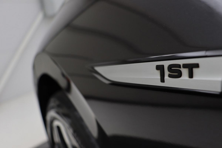 Volkswagen ID.3 First Plus 58 kWh | Stoel & stuurverwarming | Adaptive cruise | Matrix LED | Carplay | Keyless | Navigatie | Camera | Navigatie