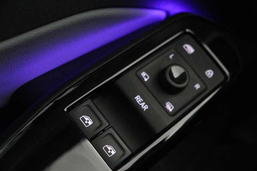Volkswagen ID.3 First Plus 58 kWh | Stoel & stuurverwarming | Adaptive cruise | Matrix LED | Carplay | Keyless | Navigatie | Camera | Navigatie