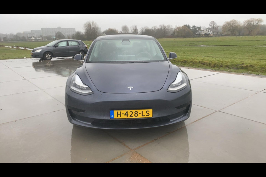Tesla Model 3 STD RANGE-PLUS 239 PK ACCUTEST 86 %! 1e EIG. LEDER INTERIEUR. SLECHTS 81.000 KM TOT 2 JAAR GARANTIE
