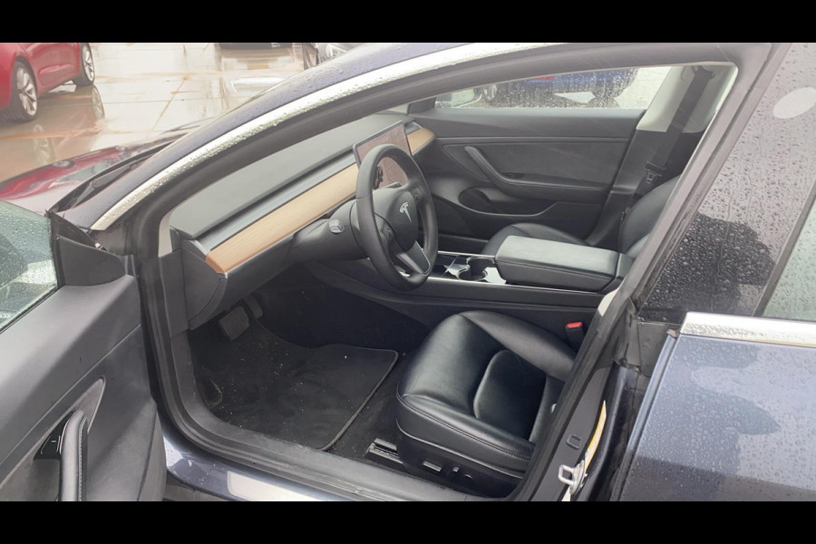 Tesla Model 3 STD RANGE-PLUS 239 PK ACCUTEST 86 %! 1e EIG. LEDER INTERIEUR. SLECHTS 81.000 KM TOT 2 JAAR GARANTIE