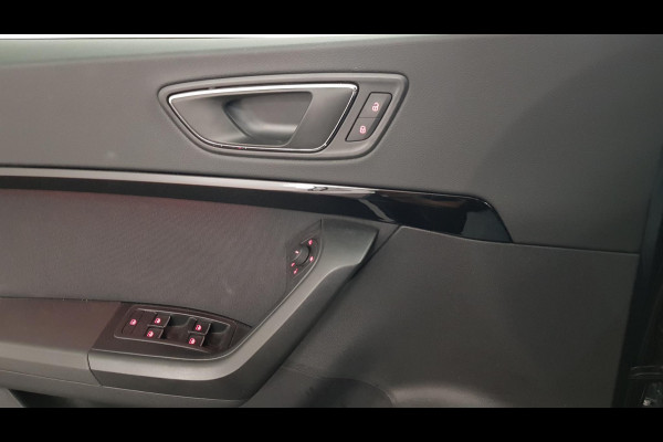 Seat Ateca 1.5 TSI 150pk DSG FR SEAT Ateca 1.5 TSI 150pk DSG  FR Navigatie Camera Climate Control Digitale Cockpit Adaptive Cruise control Parkeer sensoren
