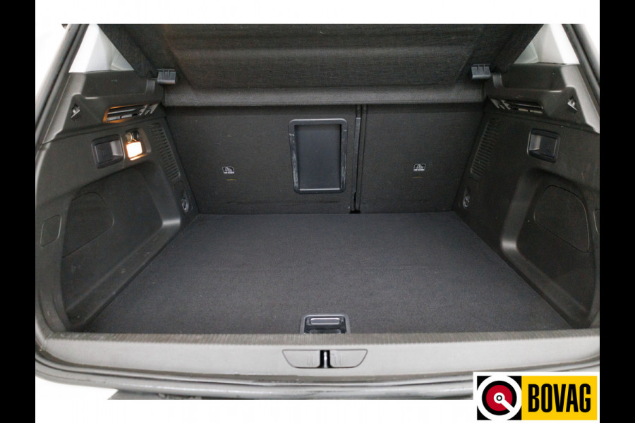 Opel Grandland X 1.6 Turbo Hybrid4 Innovation 300 PK | Leder | Led | Elec. stoel met geheugen | Stoelverw. en koeling Camera, PDC, 360 Camera
