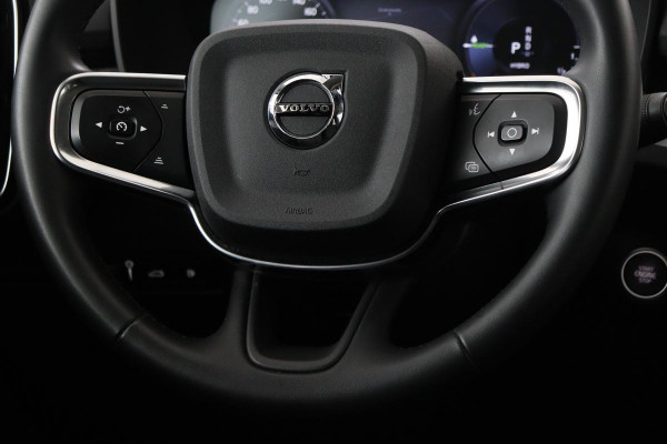 Volvo XC40 1.5 T4 Recharge Inscription | Panoramadak | Stoel & stuurverwarming | Carplay | Camera | Navigatie | Full LED | Parkeerhulp