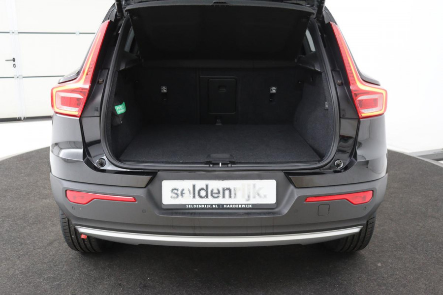 Volvo XC40 1.5 T4 Recharge Inscription | Panoramadak | Stoel & stuurverwarming | Carplay | Camera | Navigatie | Full LED | Parkeerhulp