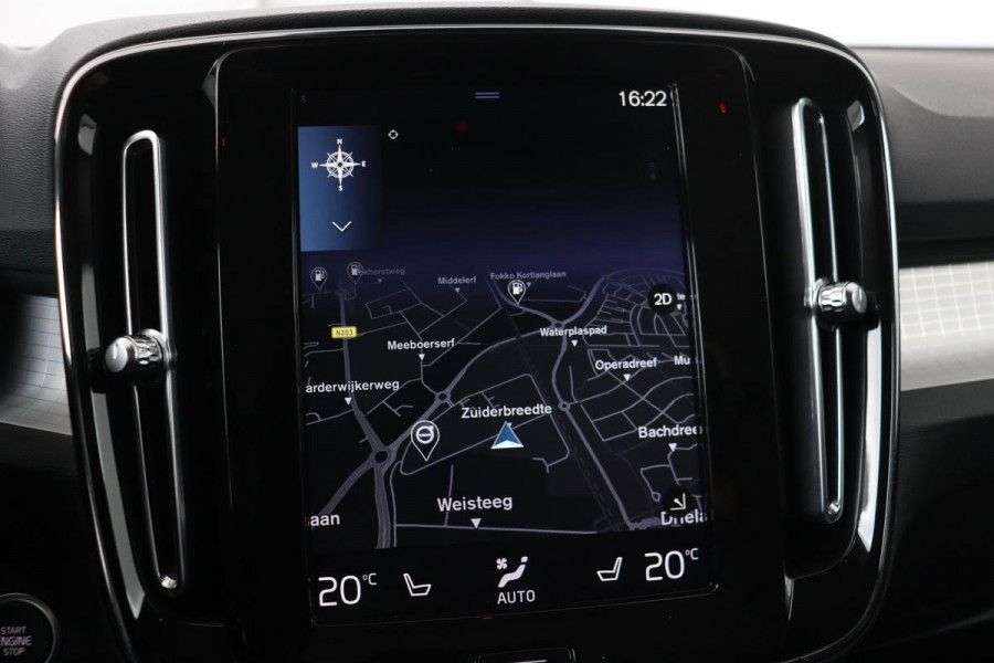 Volvo XC40 1.5 T4 Recharge Inscription | Panoramadak | Stoel & stuurverwarming | Carplay | Camera | Navigatie | Full LED | Parkeerhulp