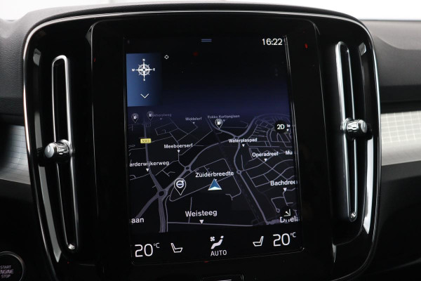 Volvo XC40 1.5 T4 Recharge Inscription | Panoramadak | Stoel & stuurverwarming | Carplay | Camera | Navigatie | Full LED | Parkeerhulp