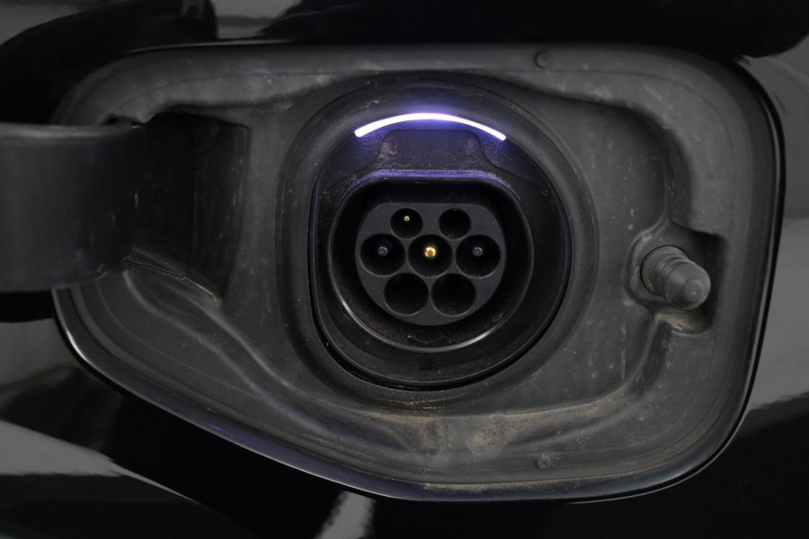 Volvo XC40 1.5 T4 Recharge Inscription | Panoramadak | Stoel & stuurverwarming | Carplay | Camera | Navigatie | Full LED | Parkeerhulp