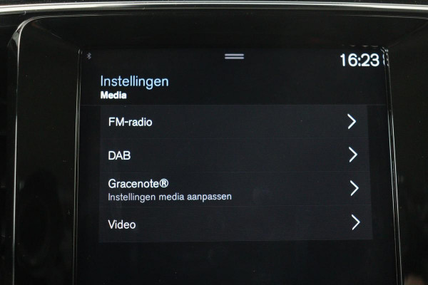 Volvo XC40 1.5 T4 Recharge Inscription | Panoramadak | Stoel & stuurverwarming | Carplay | Camera | Navigatie | Full LED | Parkeerhulp
