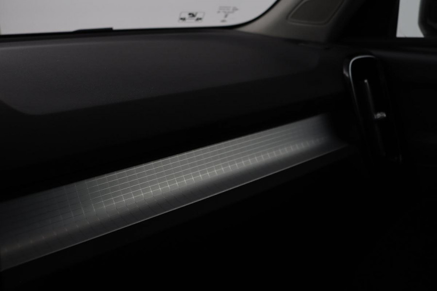 Volvo XC40 1.5 T4 Recharge Inscription | Panoramadak | Stoel & stuurverwarming | Carplay | Camera | Navigatie | Full LED | Parkeerhulp
