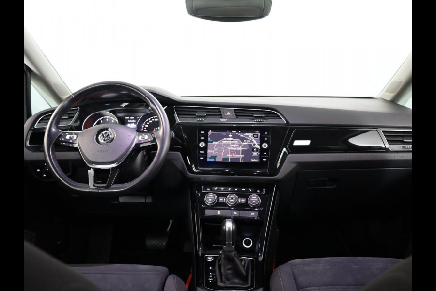 Volkswagen Touran 1.4 TSI Highline Edition R 7p 150pk DSG| Navi| Trekhaak| Alarm|Camera| 17'LM-velgen