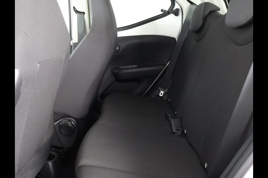 Toyota Aygo 1.0 VVT-i X-Fun Bi-Tone | Airco | Bluetooth | Privacy Glass |