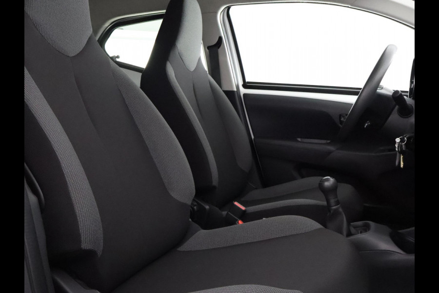 Toyota Aygo 1.0 VVT-i X-Fun Bi-Tone | Airco | Bluetooth | Privacy Glass |