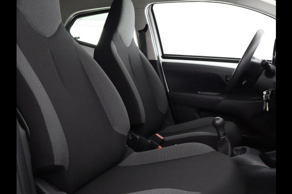 Toyota Aygo 1.0 VVT-i X-Fun Bi-Tone | Airco | Bluetooth | Privacy Glass |