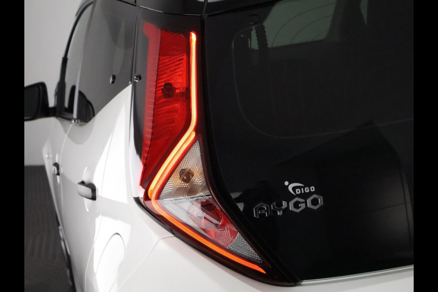 Toyota Aygo 1.0 VVT-i X-Fun Bi-Tone | Airco | Bluetooth | Privacy Glass |