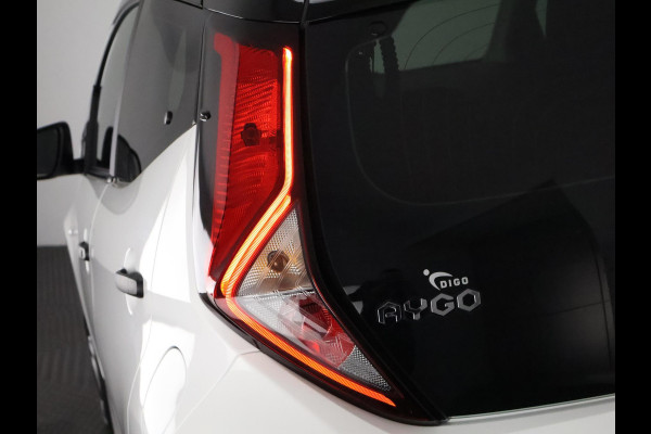 Toyota Aygo 1.0 VVT-i X-Fun Bi-Tone | Airco | Bluetooth | Privacy Glass |