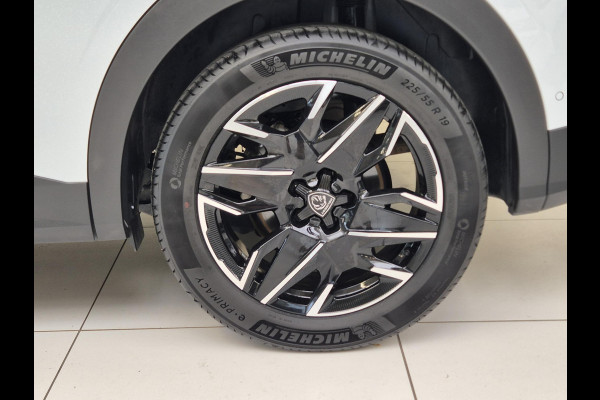 Peugeot 3008 1.2 Hybrid 136 GT Automaat | Navigatie | 360° camera | Kofferklep elektrisch | Stoel/Stuurverwarming | Apple Carplay/Android Auto Draadloos |