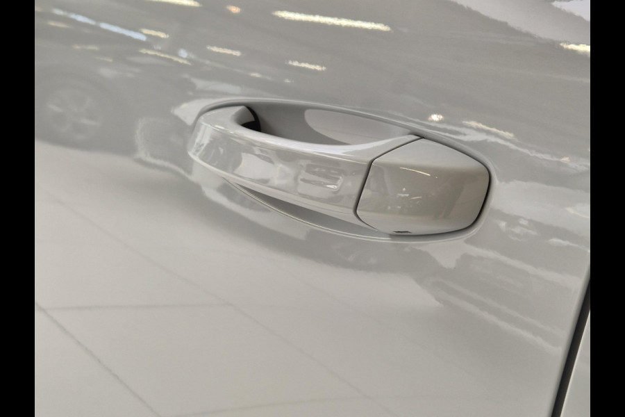 Peugeot 3008 1.2 Hybrid 136 GT Automaat | Navigatie | 360° camera | Kofferklep elektrisch | Stoel/Stuurverwarming | Apple Carplay/Android Auto Draadloos |
