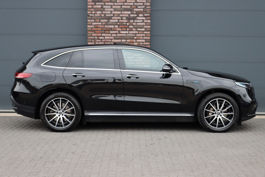 Mercedes-Benz EQC 400 4MATIC AMG Line Premium+ 80 kWh | ex BTW € 34.000,- | Schuifdak | Distronic+ | Memory | Surround Camera | HUD | Leder | Trekhaak | Keyless Go | Augmented Reality | Rijassistentiepakket |