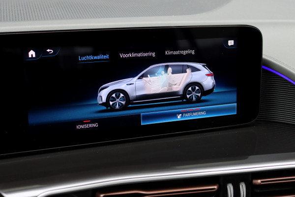 Mercedes-Benz EQC 400 4MATIC AMG Line Premium+ 80 kWh | ex BTW € 34.000,- | Schuifdak | Distronic+ | Memory | Surround Camera | HUD | Leder | Trekhaak | Keyless Go | Augmented Reality | Rijassistentiepakket |