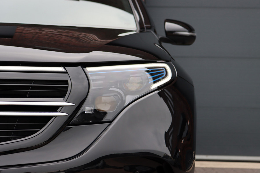 Mercedes-Benz EQC 400 4MATIC AMG Line Premium+ 80 kWh | ex BTW € 34.000,- | Schuifdak | Distronic+ | Memory | Surround Camera | HUD | Leder | Trekhaak | Keyless Go | Augmented Reality | Rijassistentiepakket |