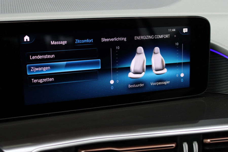 Mercedes-Benz EQC 400 4MATIC AMG Line Premium+ 80 kWh | ex BTW € 34.000,- | Schuifdak | Distronic+ | Memory | Surround Camera | HUD | Leder | Trekhaak | Keyless Go | Augmented Reality | Rijassistentiepakket |